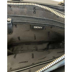 DKNY czarna skórzana torebka kuferek z paskiem